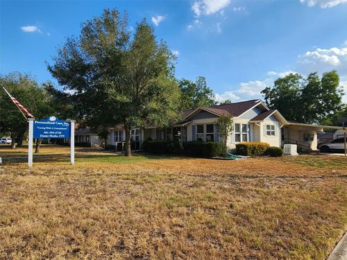 122 N Avenue E, Shiner, TX, 77984-5712 | Card Image