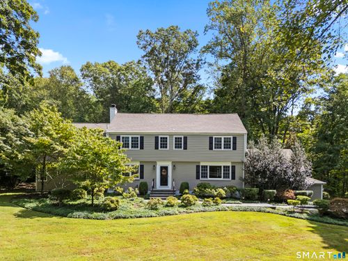 19 Robin Rd, Woodbridge, CT, 06525-1921 | Card Image
