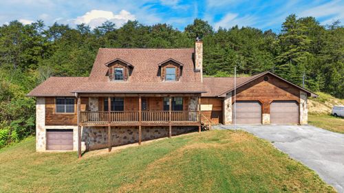 1032 Powder Springs Rd, Sevierville, TN, 37876-0738 | Card Image