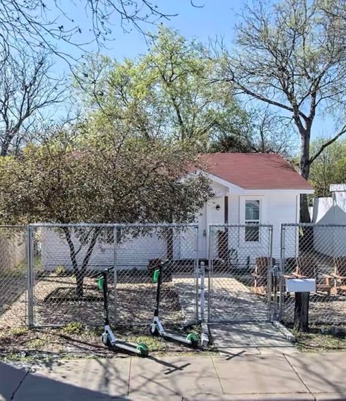 212 Comal St, Austin, TX, 78702-4327 | Card Image