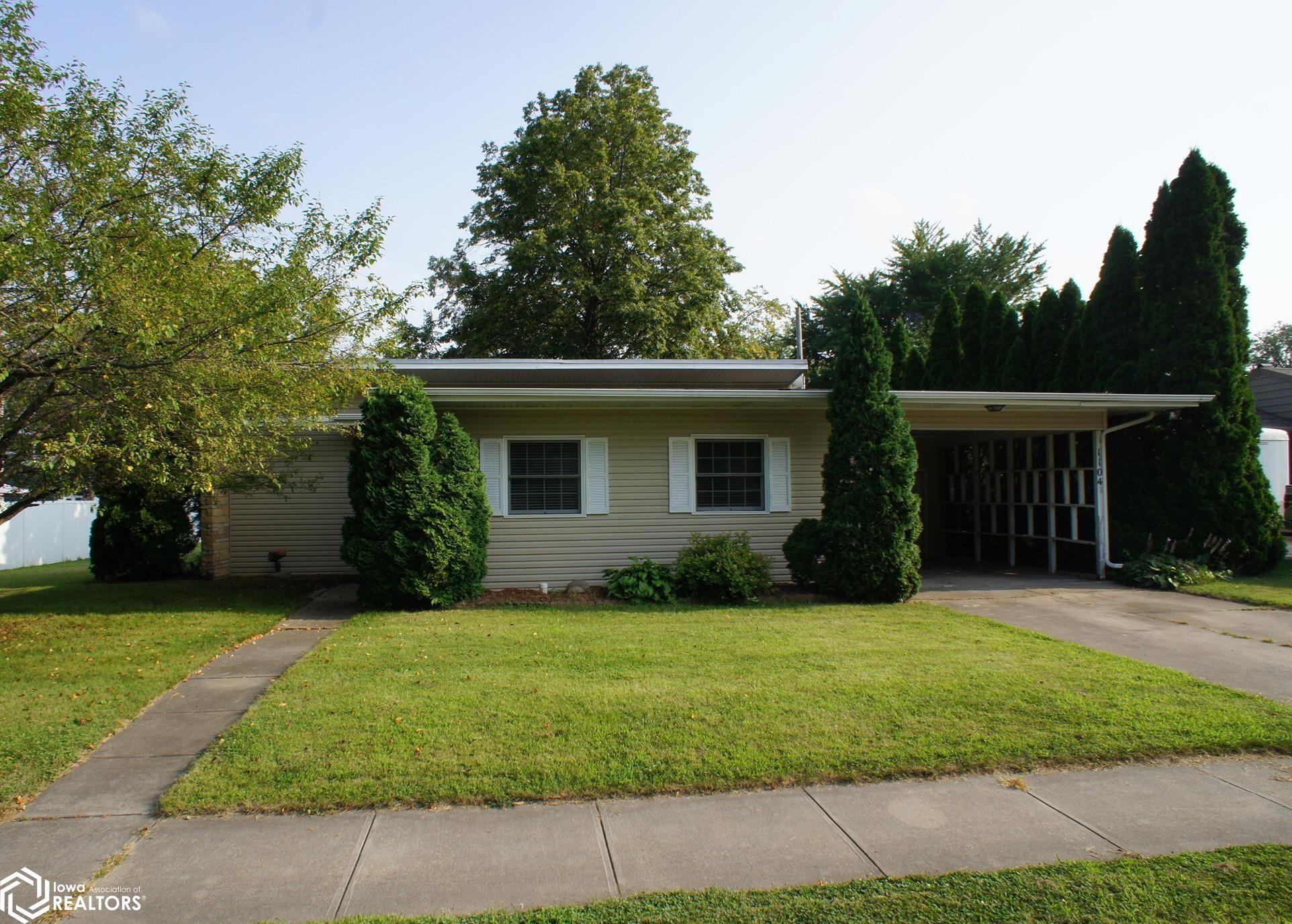 Nancy Ln, Webster City, IA 50595
