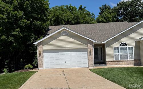 520 Woodview Meadows Ct, Wentzville, MO, 63385-1167 | Card Image