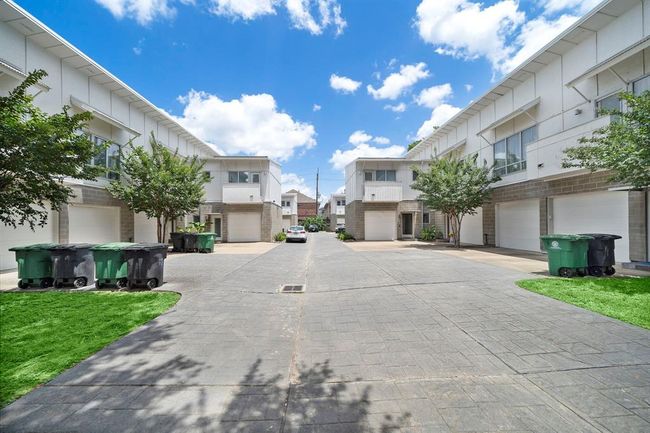 APT-7 - 5920 Fairdale Ln, Townhouse with 2 bedrooms, 3 bathrooms and null parking in Houston TX | Image 18