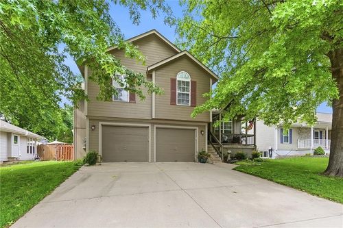 19504 E 9th Street S, Independence, MO, 64056 | Card Image