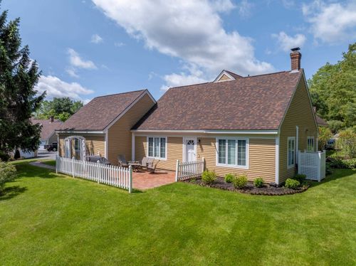 82 Garden Cir, Laconia, NH, 03246-2052 | Card Image