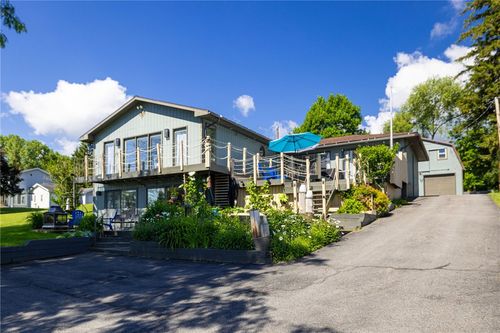 3704 County Road 16, Canandaigua, NY, 14424-2451 | Card Image