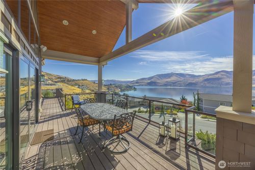 232 Crystal Dr, Chelan, WA, 98816-9588 | Card Image