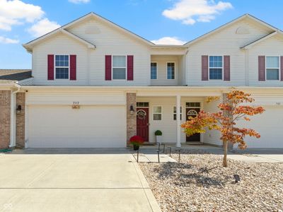 707 Shagbark Court, Condo with 3 bedrooms, 2 bathrooms and null parking in Plainfield IN | Image 3