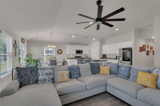32 Kingswood Path, House other with 4 bedrooms, 2 bathrooms and null parking in Bluffton SC | Image 8