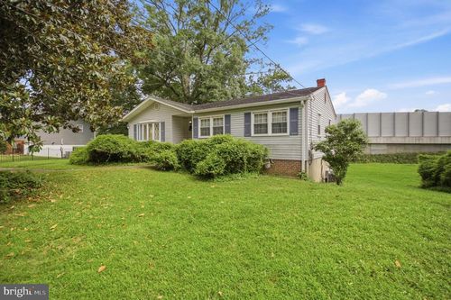 8419 Wesleyan St, VIENNA, VA, 22180-7125 | Card Image