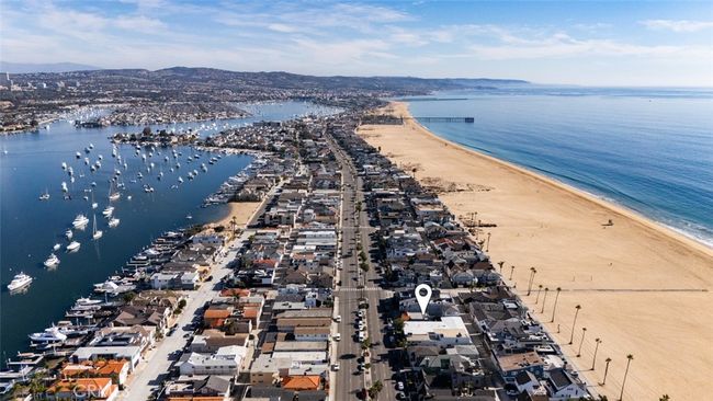 1113 W Balboa Blvd, House other with 6 bedrooms, 4 bathrooms and 2 parking in Newport Beach CA | Image 29