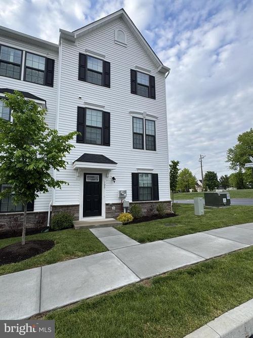 100 Arcadia Way, EXTON, PA, 19341-2936 | Card Image