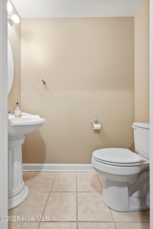 B - 537 Third Ave S, Condo with 4 bedrooms, 5 bathrooms and 1 parking in Kure Beach NC | Image 21