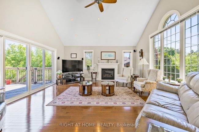 42 Valleyview Rd, House other with 5 bedrooms, 2 bathrooms and 6 parking in Brampton ON | Image 12