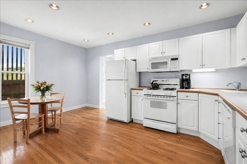 9-9 Allen Ct, Somerville, MA, 02143-3209 | Card Image