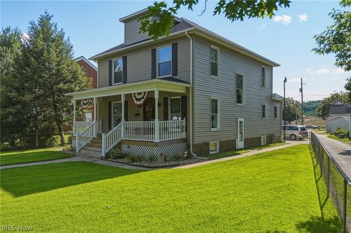 897 Brighton Blvd, Zanesville, OH, 43701-5271 | Card Image