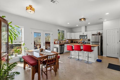 209 Iva Ln, Bastrop, TX, 78602-4405 | Card Image