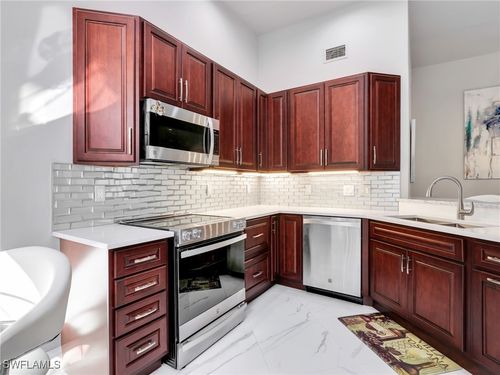 g203-625 Beachwalk Cir, NAPLES, FL, 34108-8716 | Card Image