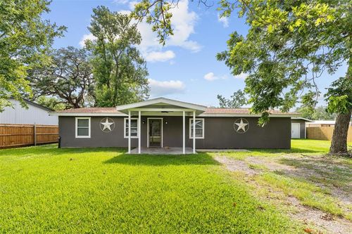 109 Cedar St, Highlands, TX, 77562-2514 | Card Image
