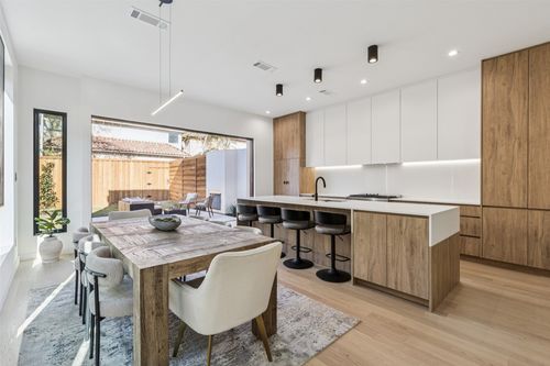 5635 Matalee Ave, Dallas, TX, 75206-5327 | Card Image