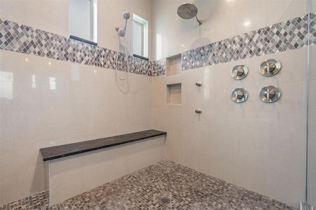 Shower seat/Overhead rain shower, dual shower heads, body jets | Image 27