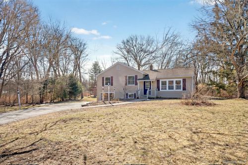 27 Franklin Rd, Hyde Park, NY, 12538-2335 | Card Image