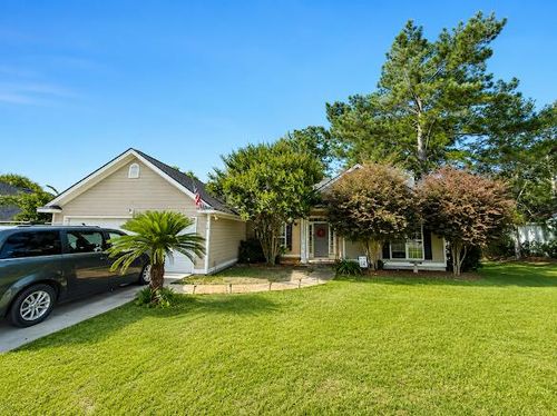 616 E Coleman Dr, Hahira, GA, 31632-1508 | Card Image