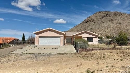 3325 W Ocotillo Rd, Golden Valley, AZ, 86413-9690 | Card Image