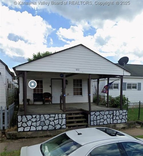 1861 5th Ave W, Huntington, WV, 25704-2202 | Card Image