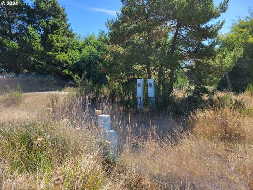 813 Jacobson Way, Lakeside, OR, 97449-9649 | Card Image