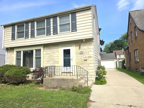 2626 N 73rd St, Wauwatosa, WI, 53213-1234 | Card Image