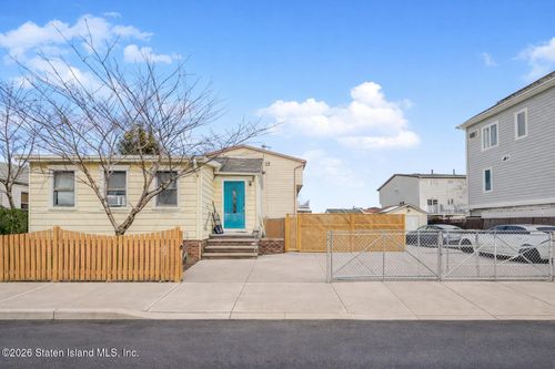 5 Milbank Rd, Staten Island, NY, 10306-5735 | Card Image