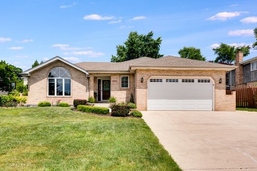 8636 W 98th Pl, Palos Hills, IL, 60465-1136 | Card Image