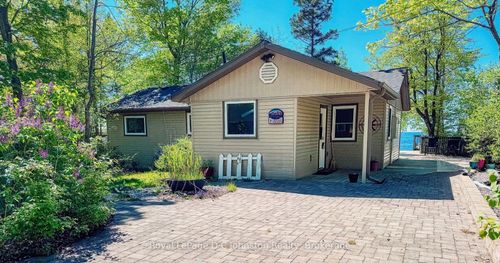 235 Bruce Rd, Saugeen Shores, ON, N0H2L0 | Card Image