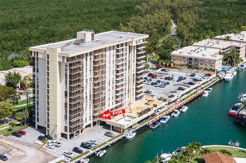apt-109-2500 Ne 135th St, North Miami, FL, 33181-3554 | Card Image