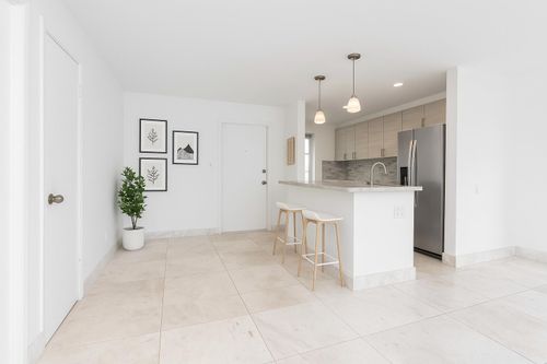 apt-401c-2420 Se 17th St, Fort Lauderdale, FL, 33316-3103 | Card Image