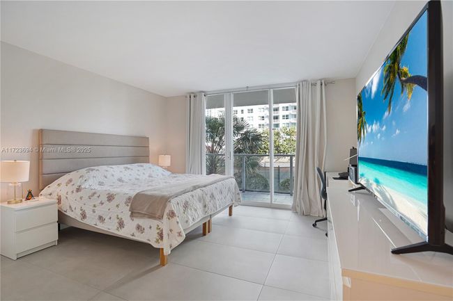 APT-704 - 1155 Brickell Bay Dr, Condo with 3 bedrooms, 2 bathrooms and null parking in Miami FL | Image 26