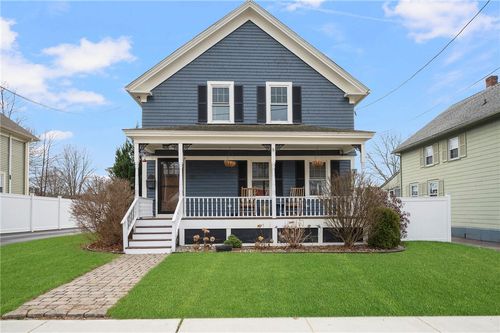 15 Park Ave, Burrillville, RI, 02830-1207 | Card Image