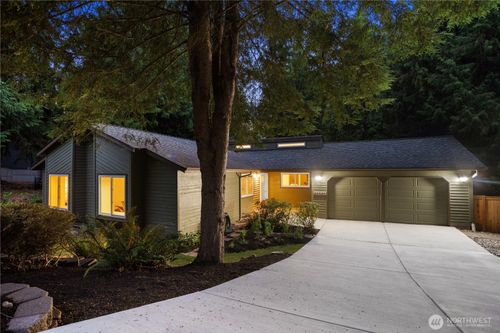 20932 Ne 44th St, Sammamish, WA, 98074-9349 | Card Image