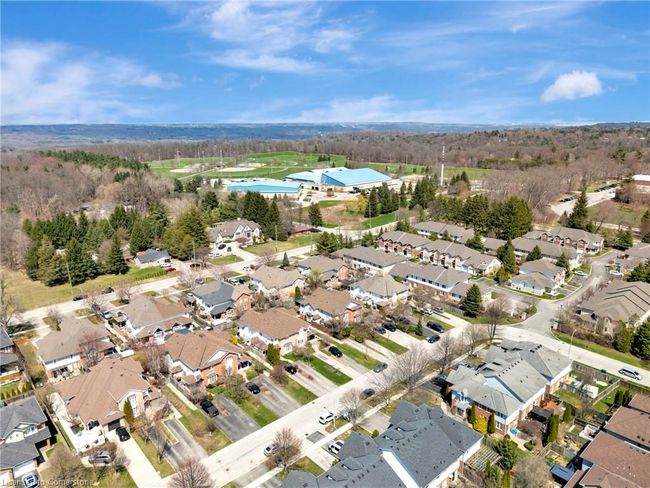 61 Valridge Dr, Townhouse with 3 bedrooms, 3 bathrooms and 3 parking in Ancaster ON | Image 30