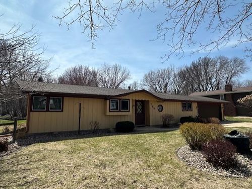769 17th St, Windom, MN, 56101-1122 | Card Image