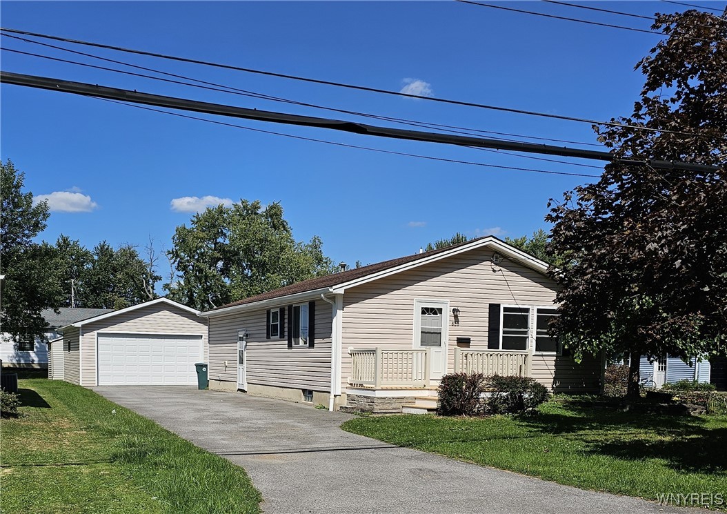 Revere Ave, North Tonawanda, NY 14120
