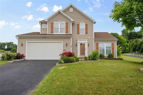 18 Butterfly Ln, West Henrietta, NY, 14586-9315 | Card Image