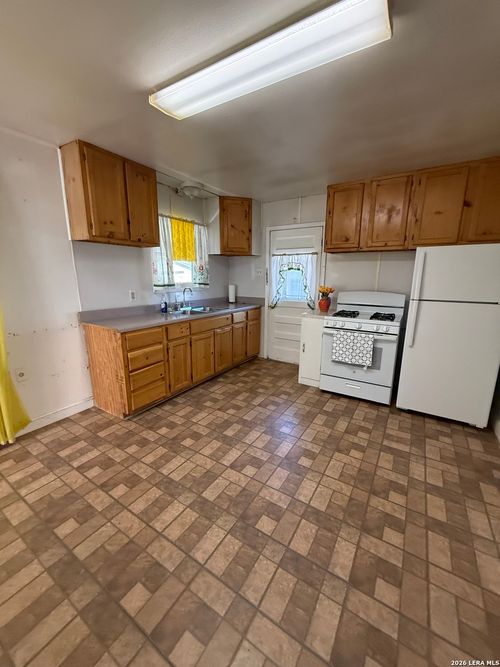 327 Lyric St, San Antonio, TX, 78223-1814 | Card Image