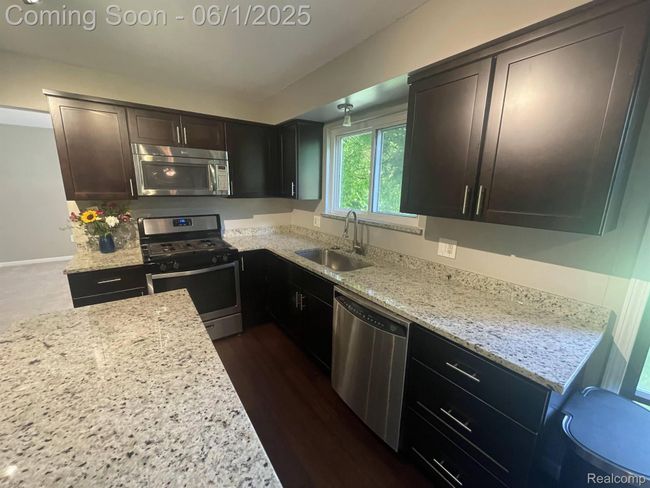 749 Dunedin Ct, House other with 4 bedrooms, 3 bathrooms and null parking in Rochester Hills MI | Image 7