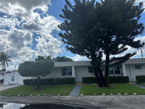510-510 Ne 4th Ave, Hallandale Beach, FL, 33009-2403 | Card Image