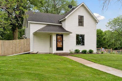 225 W Forest St, Belle Plaine, MN, 56011-1613 | Card Image