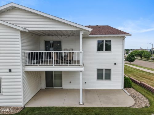 3-3406 Sharloh Pl, Bismarck, ND, 58501-7803 | Card Image