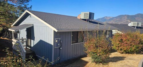 801 Sierra Vista Way, Yreka, CA, 96097-2628 | Card Image