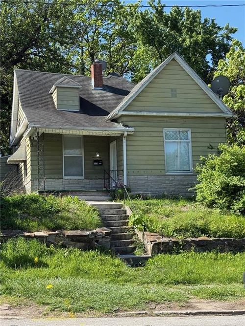 1710 Mitchell Ave, Saint Joseph, MO, 64507-1253 | Card Image